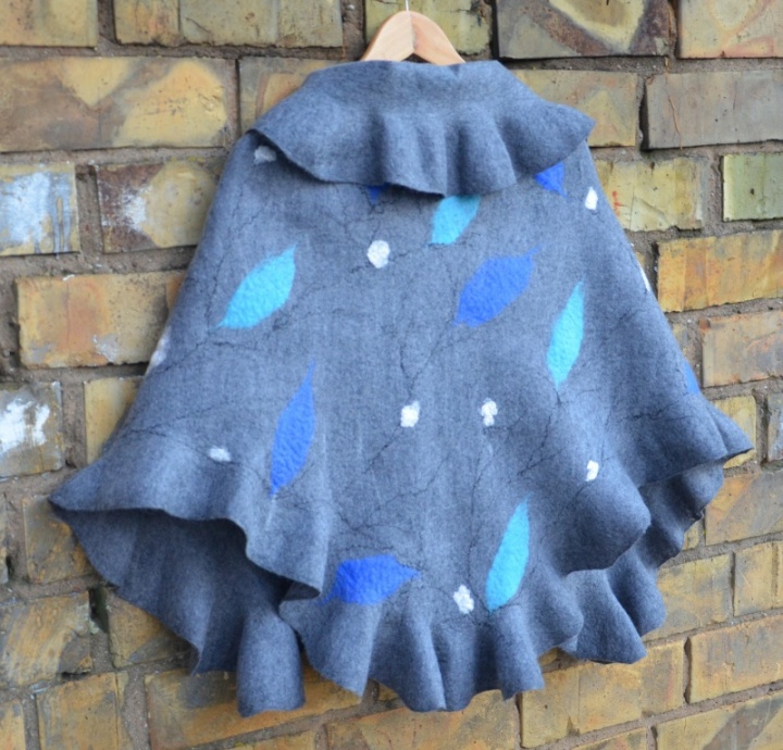 A large cloak picture no. 3