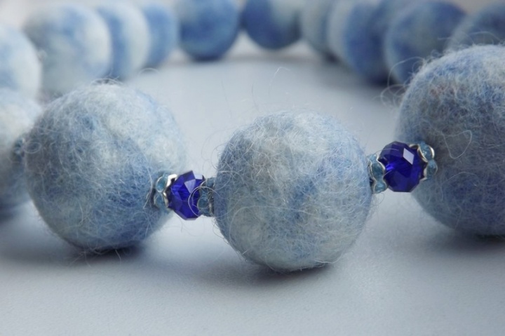 Necklace and earrings " sky snow "