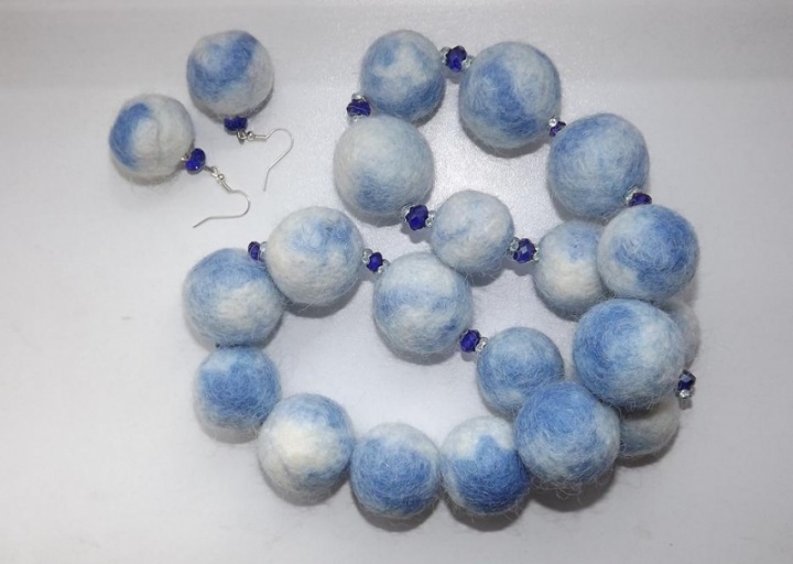 Necklace and earrings " sky snow " picture no. 2