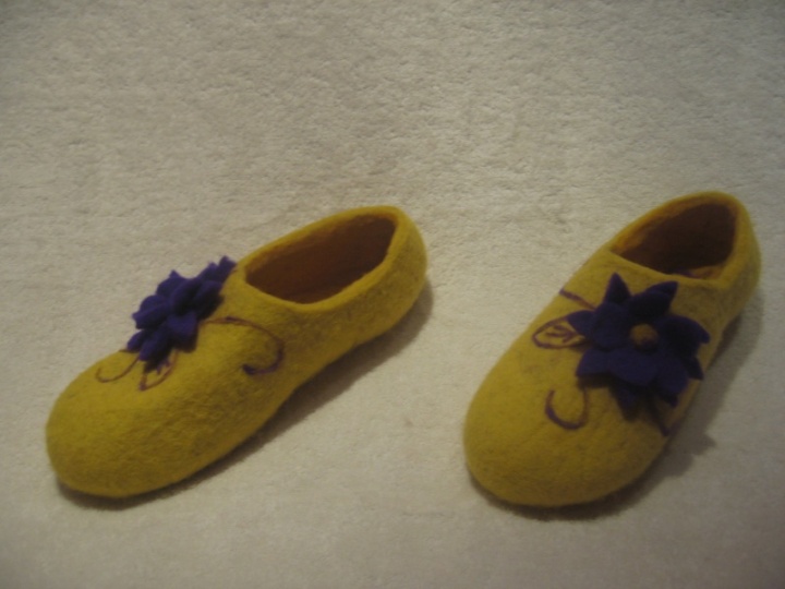slippers picture no. 2