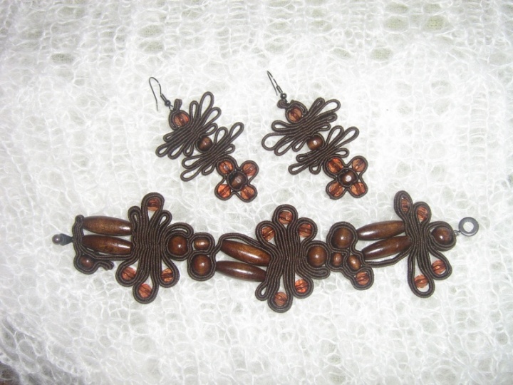 bracelet and auskariukai