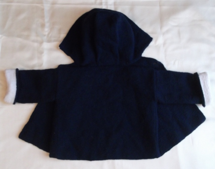 sweater with hood picture no. 3