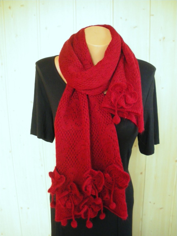 Dark red party picture no. 2