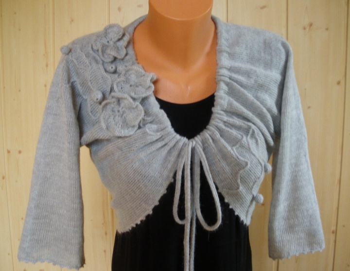 Short sweater