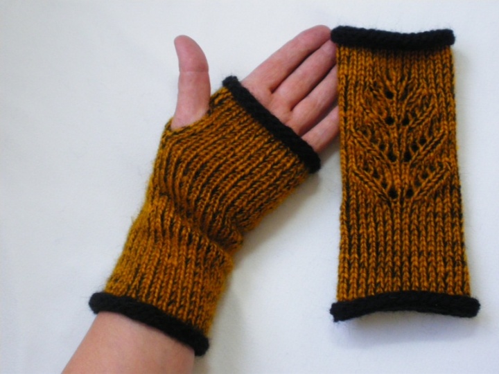 Two-colored wristlets picture no. 2