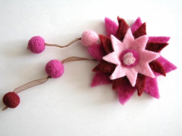 Lily - Brooches