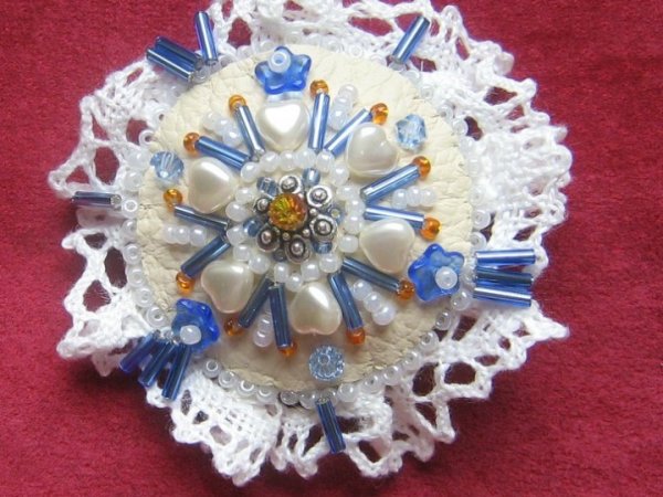 Sauletoji - Brooches