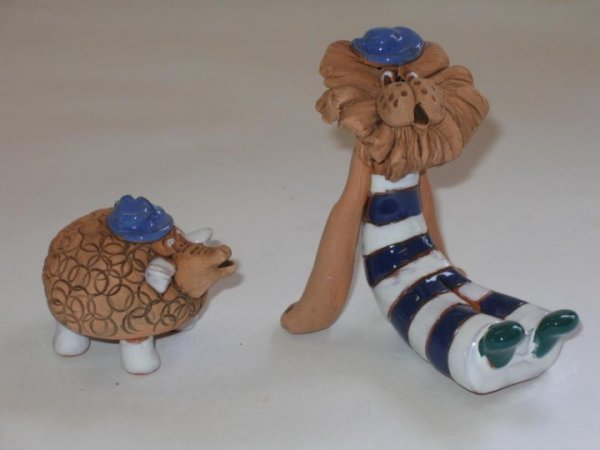 young sheep and a lion - Ceramics