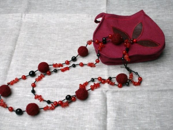 a small cosmetic " Avietele " 2