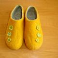 yellowish tapkutes - Shoes & slippers - felting