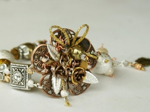 Bracelet and necklace " bouquet " 2