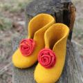 Mustard-colored tapukai - Shoes & slippers - felting