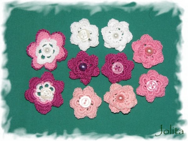Prisegaqm s flower. - Brooches