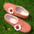 Peach tapkutes - Shoes & slippers - felting