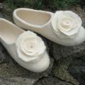 White roses - Shoes & slippers - felting