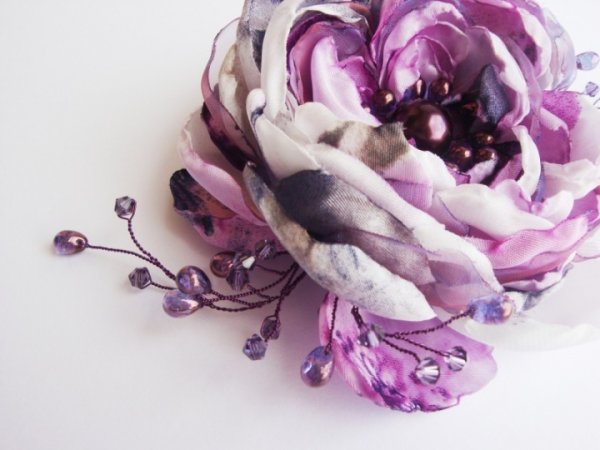 Violet flower - brooch - Accessory