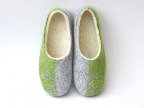 Felt slippers 2
