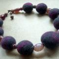 Veltas neck jewelry with agate - Necklaces - felting
