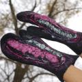 Black and -pink - Gloves & mittens - felting