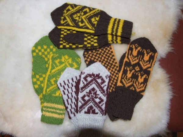 Gloves made of wool 2