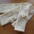 socks and white riesines - Wristlets - knitwork