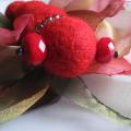 Buzzing - Brooches - felting