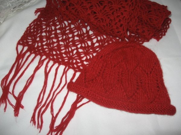 Hat with a scarf - Hats