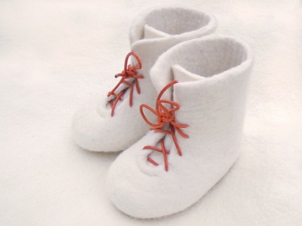 White boots 2