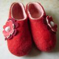 Red tapkutes with detachable gelyte - Shoes & slippers - felting