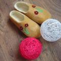 Waiting for Christmas - Shoes & slippers - felting