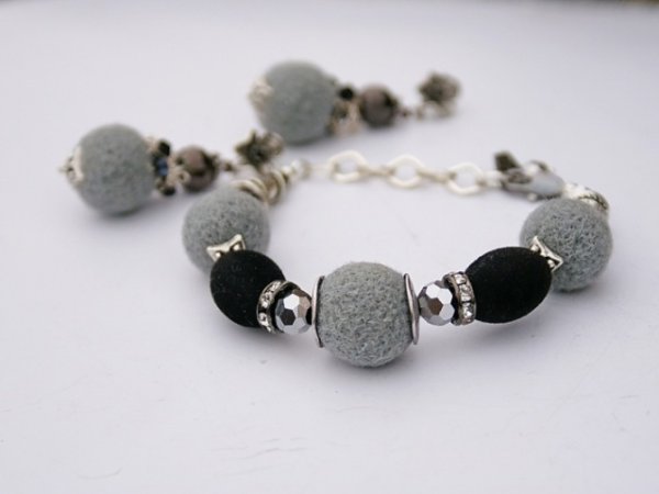 Earrings and bracelet " Grey & amp; Black " - Kits