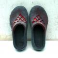 Red triangles - Shoes & slippers - felting