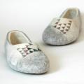 Blonde triangle - Shoes & slippers - felting