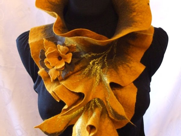 Brown mustard scarf 2