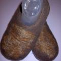 brown sliopkes - Shoes & slippers - felting