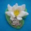 Water lily - Brooches - felting