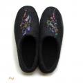 Felt slippers BLACK - Shoes & slippers - felting