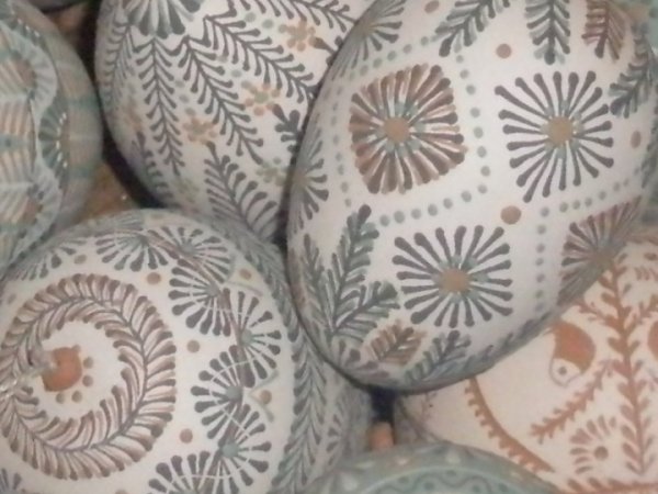 Waiting Velika - Easter eggs