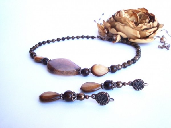 Agate and jade set 3