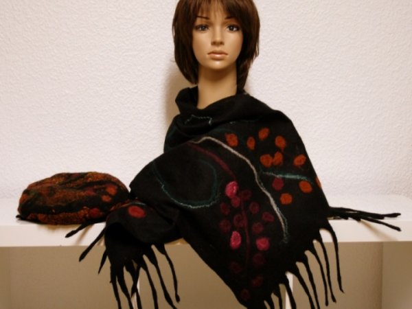 Beret and scarf " mottled " 3