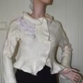 White roses. - Jackets & coats - felting