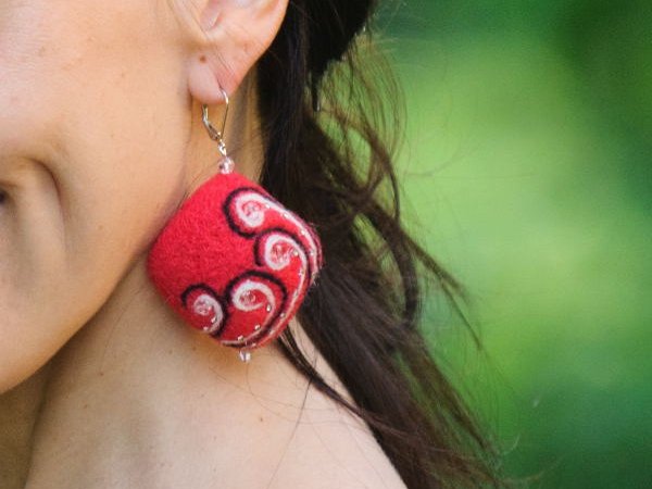 Pink raizgučiai - Earrings