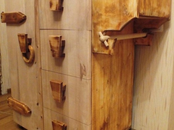 Kitchen cupboard 3