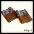 Brown riesines - Wristlets - knitwork