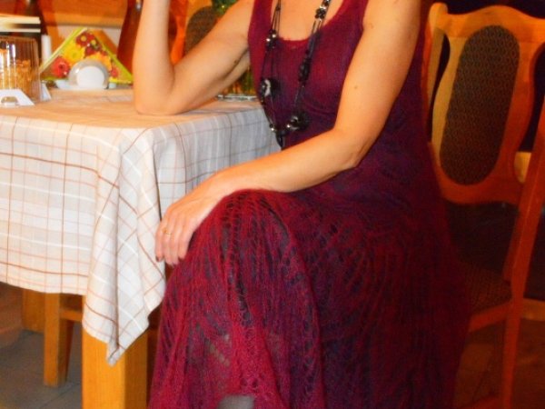 SUKNELE SAU:) 1