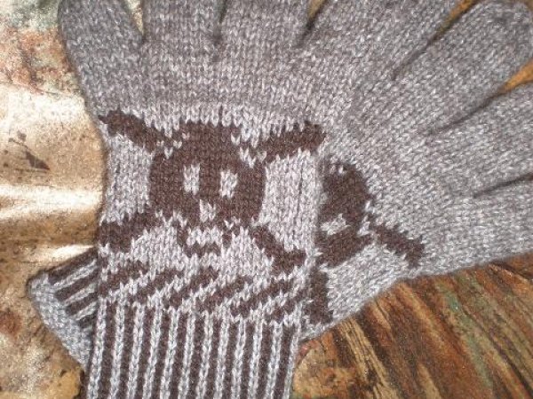Patterned gloves 2