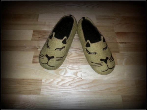 Sleeping Cats - Shoes & slippers