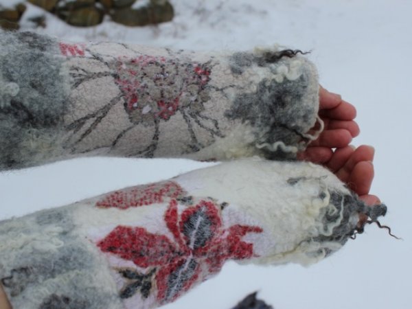 Felted wristlets flowery - Wristlets