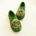 Slippers with flower - Shoes & slippers - felting