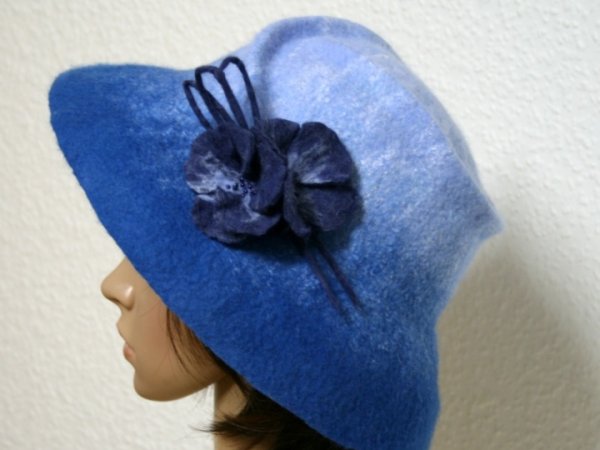Hat " Žibučių paths " 2